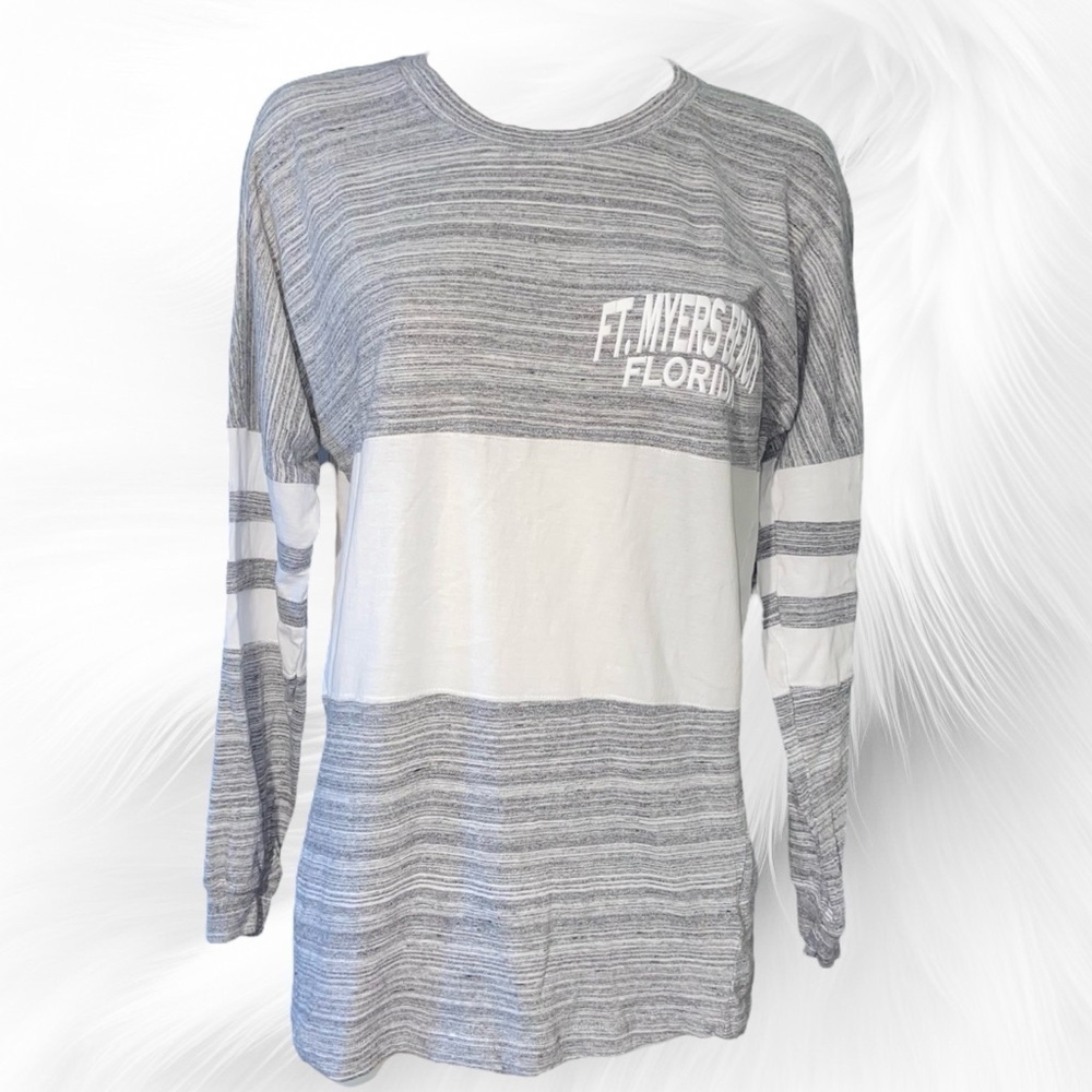 EUC Women’s Exist Ft Meyers Beach Florida Long Sleeve Shirt Gray/White Jersey